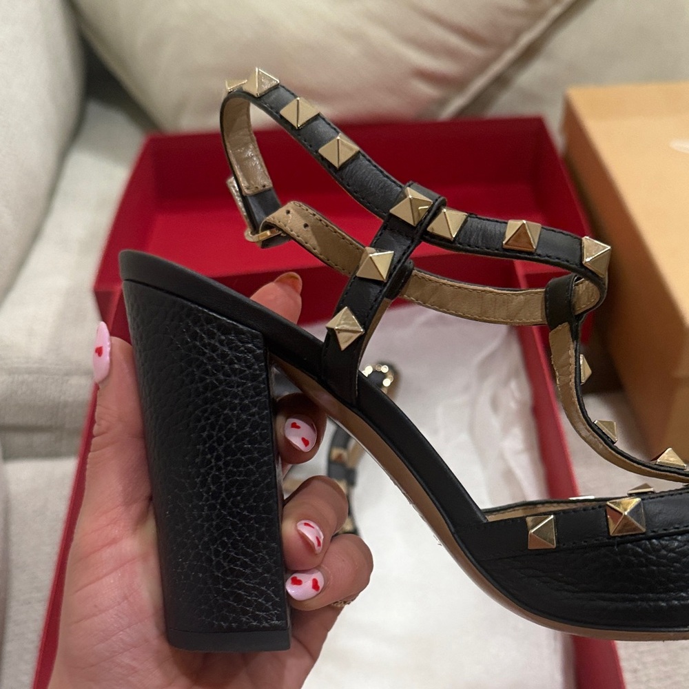 RARE Valentino T strap heel with BLOCK Heel size 36 - Picture 6 of 12